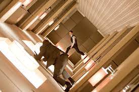 A thief (leonardo dicaprio) who enters people's dreams and steals their secrets gets a shot at redemption when he is given the dangerous tas. Inception Accueil Facebook