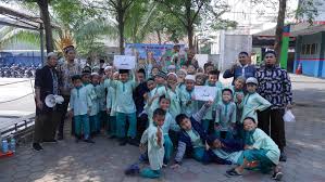 Ustadz siapa sajakah yang bermanhaj salaf? Sekolah Islam Abu Dzar Menebar Sunnah Di Masyarakar