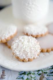 Voila une recette de gâteau algérien , super bonne, très facile a réaliser, et surtout surtout,c'est un gateau algerien sans cuisson, qu'est ce que j'aime les gâteaux sans cuisson. Petits Sables D Hiver B Comme Bon