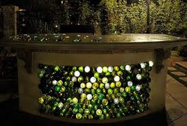 Mit bunter diy deko, urban gardening und upcycling kann aber unser garten mit einem urlaubshauch und individuellem touch neu erstrahlen. Inspirierende Bastel Und Upcycling Ideen Mit Weinflaschen Freshouse