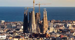Spanien untergliedert sich in 17 autonome gemeinschaften, in denen ungelöste konflikte um den autonomiestatus immer wieder zu unabhängigkeitsbewegungen führen. Spanien Sehenswurdigkeiten Top 10 Highlights Des Landes