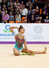 Her identical twin sister, dina averina is also a competitive rhythmic gymnast. Arina Averina Russland Redaktionelles Stockbild Bild Von Person 68539144