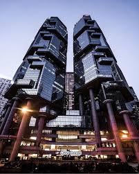 Lippo Centre Previously Known As The Bond Centre By Wong Ouyang Hk Ltd Paul Rudolph Location Hong K Skyscraper Architecture Futuristic Architecture