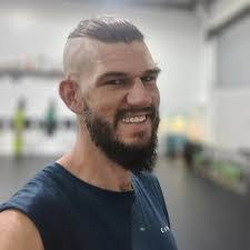 Chris Farthing's Instagram, Twitter & Facebook