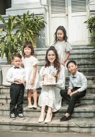 Lý hải, minh hà cùng 4 con sống như 'nông dân' trong biệt thự mới mua. Ly Háº£i Minh Ha Tiáº¿t Lá»™ Tai Sáº£n Lá»›n Nháº¥t Sau 10 NÄƒm Káº¿t Hon Vietnamnet