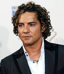 ALMERIENSES QUE SON ORGULLO DE NUESTROS BARRIOS Sería interesante saber y  conocer los distintos barrios o distritos de la capital donde han nacido  los personajes relevantes del pasado siglo XX y que