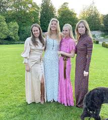 Finden sie ihr perfekte brautkleid bei uns. Brautmode Royale Hochzeitskleider Gala De