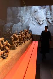 Un Apercu De La Section L Exploration De L Armee De Terre Cuite Dans L Exposition Qin L Empereur Museum Exhibition Terracotta Warriors Terracotta Army