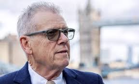 Lewis Barr's Instagram, Twitter & Facebook