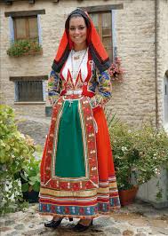 1ba6a5ea42986f38860b3dd1d71267db Jpg 711 1000 Italian Traditional Dress Traditional Dresses Traditional Outfits