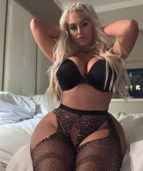 Epingle Sur Danii Banks
