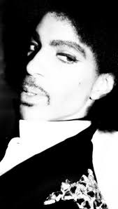 Nasce il “Viola Prince”, la tonalità di colore dedicata all'artista