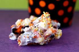Candy Corn Treats Bites From Other Blogs Love From The Oven Candy Corn Recipe Candy Corn Bark Candy Recipes