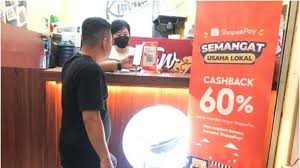 Dimana hulu dan hilir memiliki sebuah perbedaan jadi kesimpulannya ialah hulu dan hilir merupakan bagian dari sebuah sungai dimana hulu terdapat diatas dan hilir terdaapat di daerah bawah. Hrklmglqia3y3m