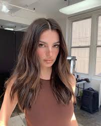 Model emily ratajkowski wrote an essay about what it means to be hyper feminine for the september 2019 issue of harper's bazaar. Emily Ratajkowski On Instagram Today Long Brunette Hair Aesthetic Hair Hair Looks