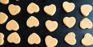 Plus Besoin D Acheter De Friandises Pour Chien Voici 4 Recettes Super Faciles A Faire Friandises Chien Recettes De Biscuits Pour Chien Gateaux Pour Chiens