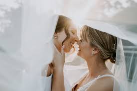 We honestly get the most beautiful lovely couples!! Lexi & Tash got married  over the weekend I love a good banter bridal party and this crew did no  disappoint! Congratulations ladies 💞