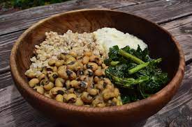 Balanced Ayurvedic meal of pearl barley, black eyed peas, kale, and a delicious turnip mash with bu… | Vegetarian recipes healthy, Ayurvedic recipes, Healthy eating