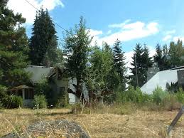 Historic Abandoned Rock Creek Farm In Lenox Or Hillsboro Area The Original Farm House Is Boarded Up The Planning Co Old Farm Houses Old Farm Farm Buildings