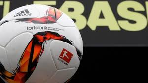 The dark blue colour of the ball contrasts with the orange, graphic elements and the bright, white panels. Bundesliga Match Ball Torfabrik To Feature A New Diamond Look The Blog Cpd Football By Chris Punnakkattu Daniel