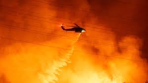 LA fire fury as drones force hero water ...