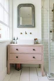 Idees deco et diy salle de bain ikea bidouilles ikea. Comment Fabriquer Un Meuble Pour La Salle De Bains Transformer Une Commode En Vanite Diy Salle De Bains Zenidees