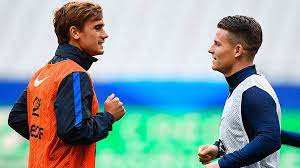 Atletico are more than just griezmann in attack and real would be wise to have plans to deal with the threats presented by kevin gameiro and fernando torres, who both. The Curious Bow Of Union Of Griezmann And Gameiro By The Barca