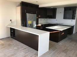 Las molduras de yeso son una técnica bastante usada en la construcción de interiores para decorar tenga en cuenta el espacio disponible. Cubierta De Cocina En Cuarzo Sparkling White Molstone Cubiertas Para Cocinas Y Banos Pisos Y Muros