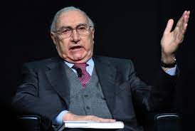 Pippo baudo studierte rechtswissenschaften an der universität von catania und begann während seiner kurse zusätzlich, sich für das showbusiness zu interessieren. Pippo Baudo Il Consiglio Alla Rai In Questi Giorni Rimandate In Onda Canzonissima O Fantastico