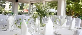 So schnell vergeht der tag der hochzeitsfeier und es dauert nicht lange bis der erste hochzeitstag gekommen ist. Hochzeit Feiern In Essen Hochzeitslocation Baldeneysee Wirtshaus Zur Heimlichen Liebe