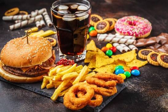 துரித உணவுகளால் தீமையே விளைகின்றன என்பதை - ஆதரித்து எழுதுக