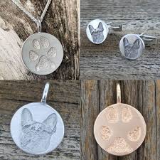 Claypaws paw print kit is a quick, easy way to make a lasting keepsake of a beloved pet. Pet Memorial Jewelry Coping With Pet Loss Through Paw Print Jewelry