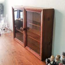 cok eski ahsap duvara monte biblo duvar dolabi dolaplar ahsap duvar duvar