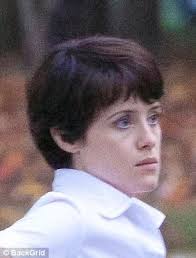 Sadly, the latter passed away at the age of 83 from complications of a cardiac surgery on 25th august. Claire Foy Retro As Neil Armstrong S Wife Janet In Biopic Express Digest