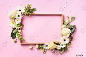 Visualizza altre idee su fiori bianchi, fiori, dipinti floreali. Cornice Di Fiori Bianchi Su Sfondo Rosa Valentines Giorno Donna Foto D Archivio Crushpixel