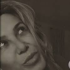 Ya está disponible la serie más esperada de Netflix. Una amenaza global  está a punto de estallar, y la élite más rica del planeta se esconde en  Kimera, un búnker subterráneo construido