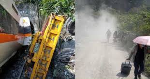 At the time of the accident, the train was carrying 488 passengers. Ln0puxajieaz5m