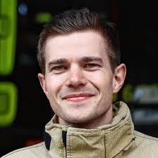 Konstanz: Feuer unter der Schänzlebrücke: Unbekannte Täter setzen  Altkleidercontainer in Brand