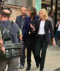 It shows viewers week after week what it would be like if there were cops that doubled as social workers and didn't care what it took to get justice for victims. Mariska Hargitay Ice T Kelli Giddish Filming Law Order Svu Season 21 Law And Order Special Victims Unit Mariska Hargitay Law And Order