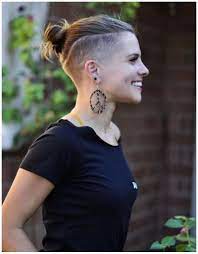56 Best Lesbian Hairstyles Ideas 2021 In 2021 Undercut Long Hair Short Hair Undercut Half Shaved Hair