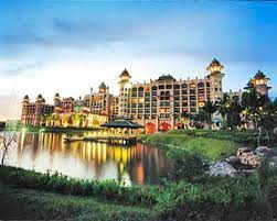 What popular attractions are nearby hotel palace of the golden horses? Palace Of The Golden Horses A521 Details Rci