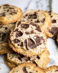 Alison Roman S Salted Butter And Chocolate Chunk Shortbread Knead Bake Cook Chocolate Chip Shortbread Cookies Baking Cookies Recipes Chocolate Chip