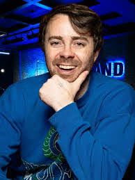 Aaron Berg's Instagram, Twitter & Facebook