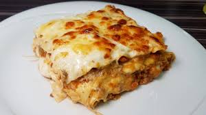 Bir fırın kabının dibine önce biraz beşamel sostan koyun sonra 3 adet lazanya yaprağı dizin. Lazanya Nin Krali Bolonez Soslu Enfes Lazanya Tarifi Best Lasagna Bolognese Ever Youtube