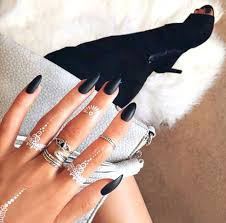 Long Black Almond Shaped Nails Nails Long Oval Black Hardskintoes In 2020 Oval Acrylic Nails Black Nails Black Almond Nails