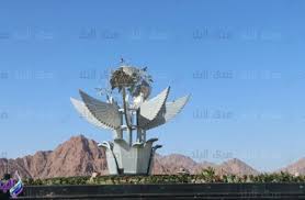 تمتلك شرم الشيخ العديد من معالم الجذب السياحى حيث الشواطئ الرائعة والصحراء. Ø´Ø§Ù‡Ø¯ Ø´Ø±Ù… Ø§Ù„Ø´ÙŠØ® Ù…Ø¯ÙŠÙ†Ø© Ø§Ù„Ø³Ù„Ø§Ù… ØªØªØ²ÙŠÙ† Ù„Ø§Ø³ØªÙ‚Ø¨Ø§Ù„ Ø§Ù„Ù…Ø´Ø§Ø±ÙƒÙŠÙ† ÙÙŠ Ù…Ù†ØªØ¯Ù‰Ø§Ù„Ø´Ø¨Ø§Ø¨ Ø§Ù„Ø¯ÙˆÙ„ÙŠ Ù…Ø³Ø§Ø±Ø­ Ø¹Ù…Ù„Ø§Ù‚Ø© Ø¹Ù„Ù‰ Ø§Ù„Ø¨Ø­Ø± Ø¨Ø®Ù„ÙŠØ¬ Ù†Ø¨Ù‚ ÙˆØ­ÙÙ„Ø§Øª Ø³ÙØ§Ø±ÙŠ ÙÙŠ Ø§Ù„Ø¬Ø¨Ù„ ØµÙˆØ± ØªÙˆÙƒ Ø´Ùˆ