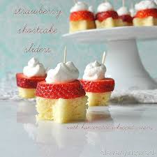 Wir Suchen Noch Nach Ein Paar Ideen Fur Das Essen Auf Unserer Nachsten Schone Und Das Biest Party Zum Kindergeburtstag Di Desserts Food Delicious Desserts