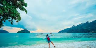 It has a population of approximately 25,000. Pakej Pulau Pangkor Panduan Pakej Percutian Popular 2021