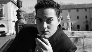 Addio a Luigi Nicolas Martini, l'attore romano che ha affrontato la  malattia con il sorriso