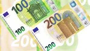 Viel geld, das wenig platz benötigt: Euroscheine Geldscheine Dollarscheine Buntebank Spielgeld Kaufen